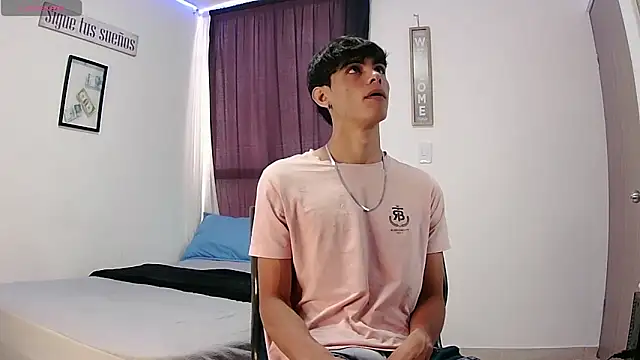 Snapshot of harrytomson_1 chatting on October 1, 2025, 4:33 pm harrytomson 1 online show from October 1, 2025, 4:33 pm