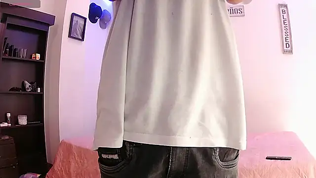 Snapshot of harrytomson_1 chatting on September 12, 2025, 1:55 pm harrytomson 1 online show from September 12, 2025, 1:55 pm