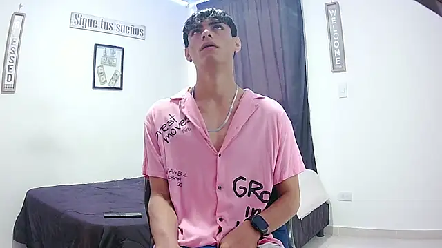 Snapshot of harrytomson_1 chatting on December 15, 2025, 1:06 pm harrytomson 1 online show from December 15, 2025, 1:06 pm