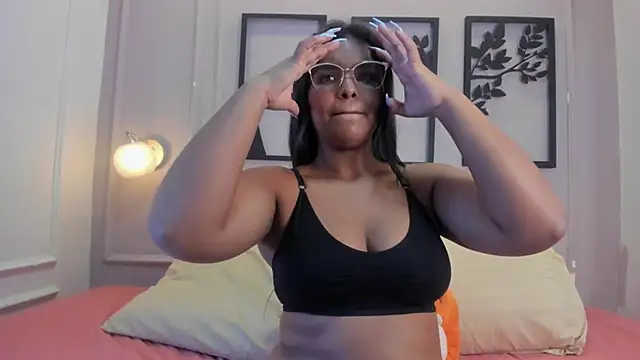 Snapshot of zoe_roux21 chatting on November 16, 2025, 9:30 pm zoe roux21 online show from November 16, 2025, 9:30 pm