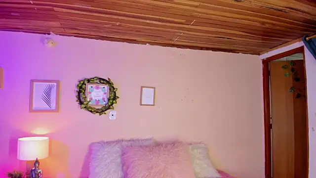 honey fox1 online show from March 15, 2025, 6:43 pm