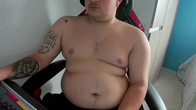 Snapshot of AndresChuboi chatting on February 23, 2026, 4:18 pm AndresChuboi online show from February 23, 2026, 4:18 pm