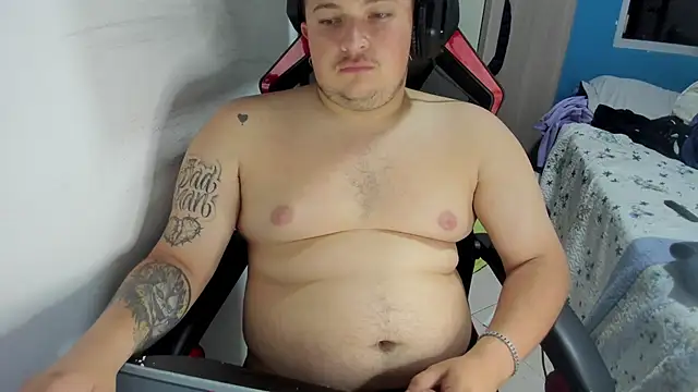 Snapshot of AndresChuboi chatting on February 17, 2026, 1:58 am AndresChuboi online show from February 17, 2026, 1:58 am