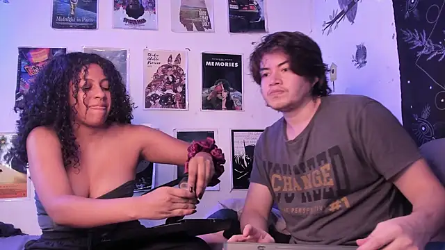 hothoneychile online show from April 16, 2026, 2:56 am