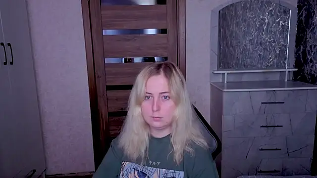 Snapshot of Kristy-Max chatting on June 30, 2026, 6:13 am Kristy-Max online show from June 30, 2026, 6:13 am
