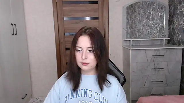 Kristy-Max online show from November 23, 2025, 10:09 pm