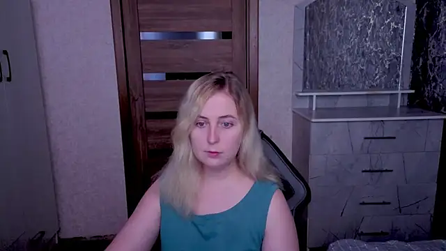 Snapshot of Kristy-Max chatting on June 29, 2026, 5:03 am Kristy-Max online show from June 29, 2026, 5:03 am