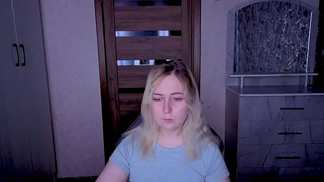 Snapshot of Kristy-Max chatting on June 26, 2026, 8:58 pm Kristy-Max online show from June 26, 2026, 8:58 pm