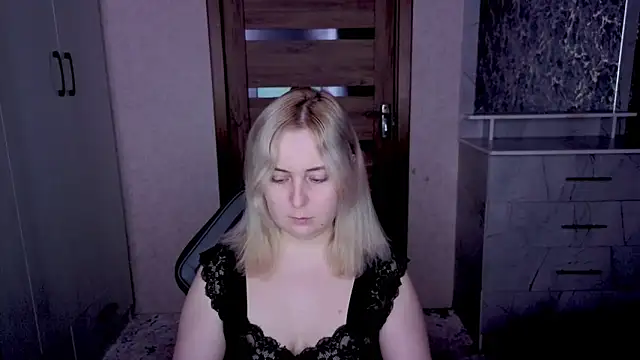 Kristy-Max online show from March 23, 2026, 9:03 pm