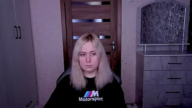 Kristy-Max online show from April 6, 2026, 11:11 am