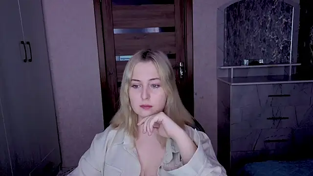 Kristy-Max online show from February 21, 2026, 9:50 pm