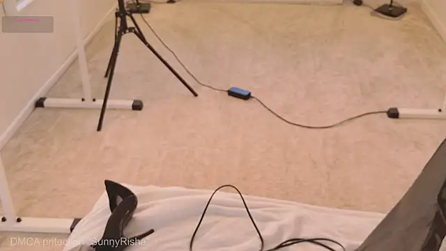 SunnyRisha online show from April 18, 2026, 5:21 am