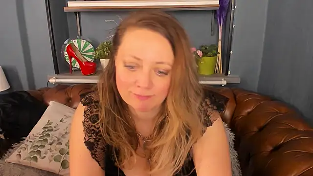 JesiaFoxi online show from March 22, 2025, 4:47 pm