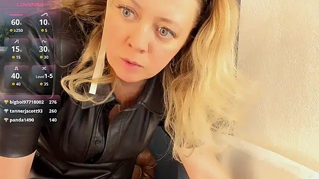 JesiaFoxi online show from December 13, 2025, 8:04 pm