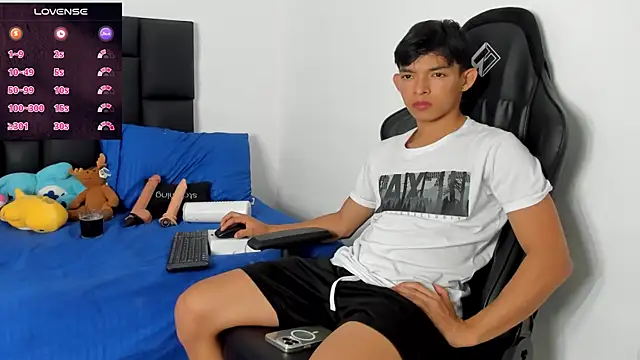 Tonny twink  online show from February 21, 2026, 11:07 pm