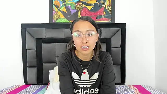 tatiana valencia online show from March 19, 2025, 6:12 pm