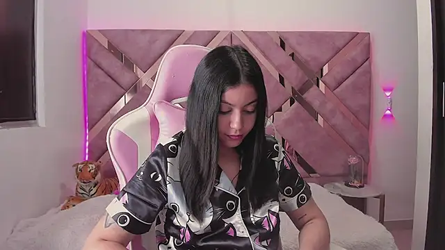 Snapshot of saori_9b chatting on August 4, 2026, 7:29 pm saori 9b online show from August 4, 2026, 7:29 pm