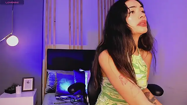 Giovanna oliveira online show from April 19, 2026, 5:52 am