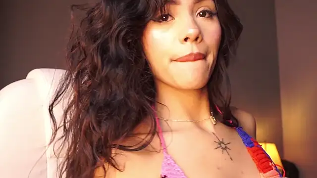 Snapshot of Giovanna_oliveira chatting on July 7, 2026, 6:47 am Giovanna oliveira online show from July 7, 2026, 6:47 am