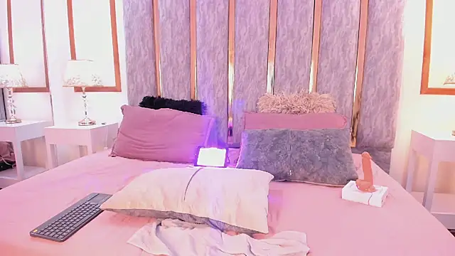 lyzzi smith01 online show from March 5, 2025, 11:16 pm