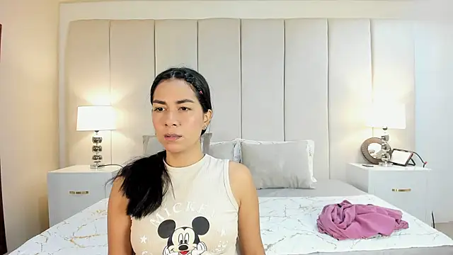 lyzzi smith01 online show from February 25, 2025, 1:00 pm