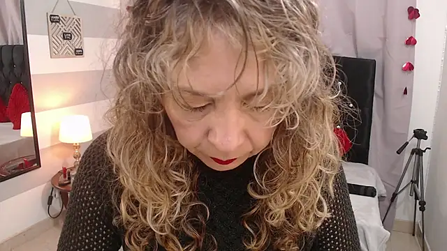 Afrodita sg online show from April 18, 2026, 1:57 pm