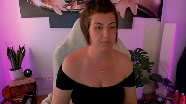 Snapshot of NatiLove35 chatting on April 25, 2026, 4:48 pm NatiLove35 online show from April 25, 2026, 4:48 pm