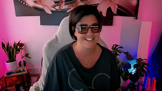 NatiLove35 online show from June 10, 2026, 6:31 pm