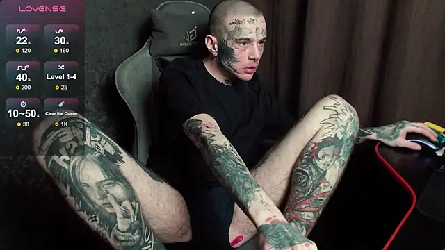 Snapshot of lonelycrystal chatting on October 13, 2025, 9:05 pm lonelycrystal online show from October 13, 2025, 9:05 pm