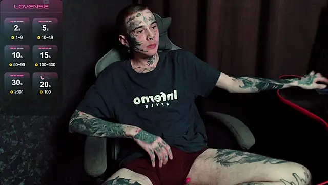 Snapshot of lonelycrystal chatting on October 29, 2025, 5:45 pm lonelycrystal online show from October 29, 2025, 5:45 pm