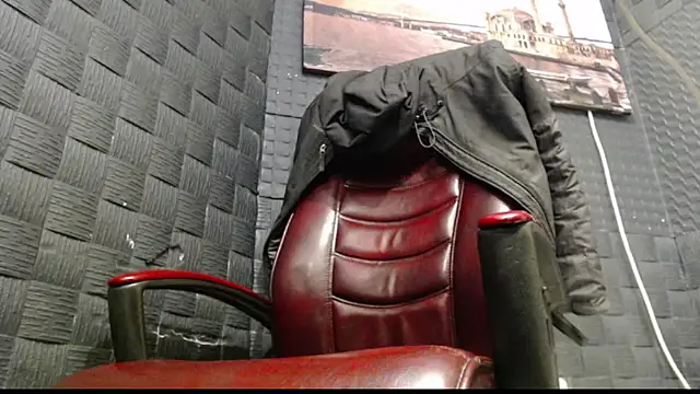 hardbigcock16 online show from November 27, 2025, 12:27 pm