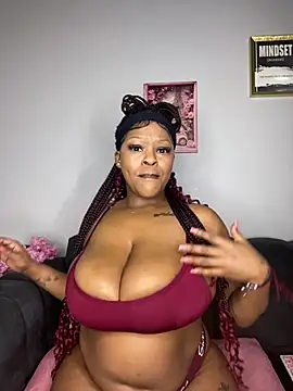 Snapshot of Boobylicious_BB chatting on July 7, 2026, 7:06 pm Boobylicious BB online show from July 7, 2026, 7:06 pm