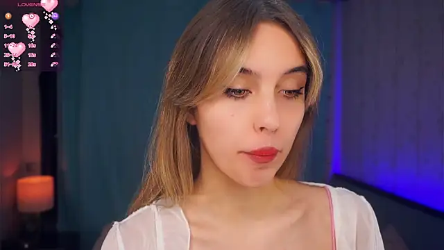 FannyHewson online show from November 26, 2025, 8:09 pm