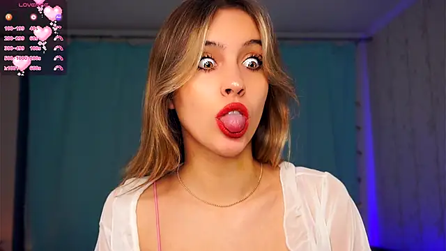 FannyHewson online show from November 18, 2025, 8:12 pm