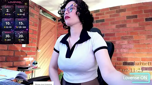 paulinabarnett- online show from November 3, 2025, 2:17 am