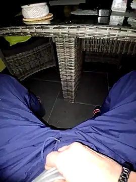 schlonzi81 online show from November 21, 2025, 10:31 pm