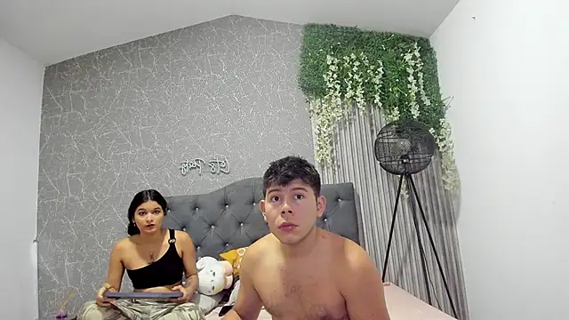 Snapshot of JustiinJazmin chatting on February 11, 2025, 6:22 pm JustiinJazmin online show from February 11, 2025, 6:22 pm