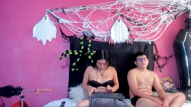 Snapshot of JustiinJazmin chatting on October 3, 2025, 7:15 pm JustiinJazmin online show from October 3, 2025, 7:15 pm