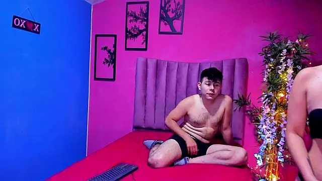 JustiinJazmin online show from January 6, 2026, 6:23 pm