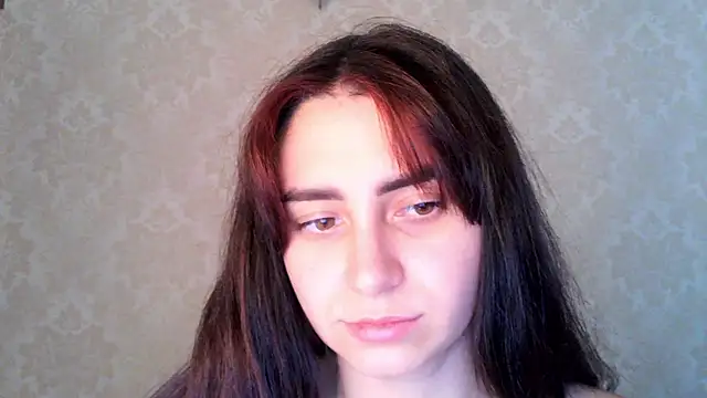 Snapshot of Kashtanka_ chatting on November 4, 2025, 8:51 am Kashtanka online show from November 4, 2025, 8:51 am