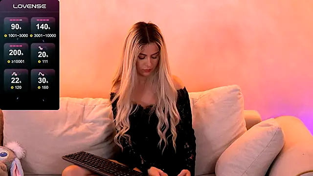 Kylie Benton online show from September 18, 2025, 8:50 am