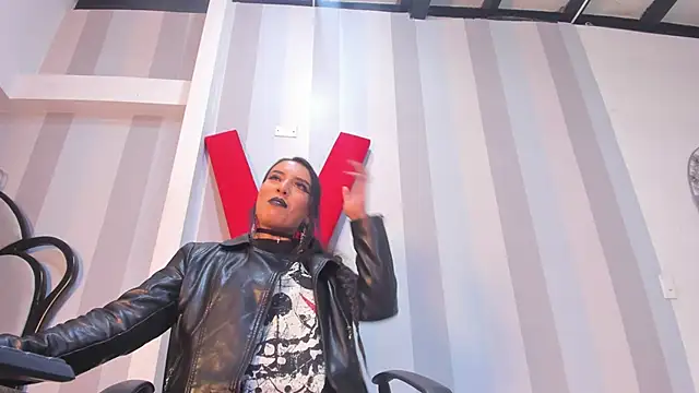 Snapshot of MeliizaQueen chatting on March 22, 2025, 12:39 am MeliizaQueen online show from March 22, 2025, 12:39 am