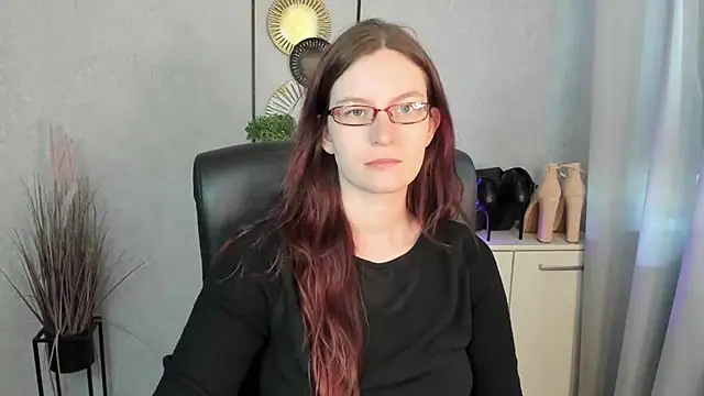 Snapshot of emmaxDelight chatting on June 24, 2026, 5:39 am emmaxDelight online show from June 24, 2026, 5:39 am