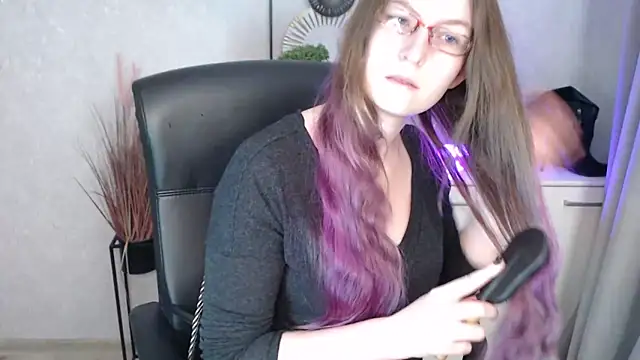 emmaxDelight online show from October 30, 2025, 6:34 am