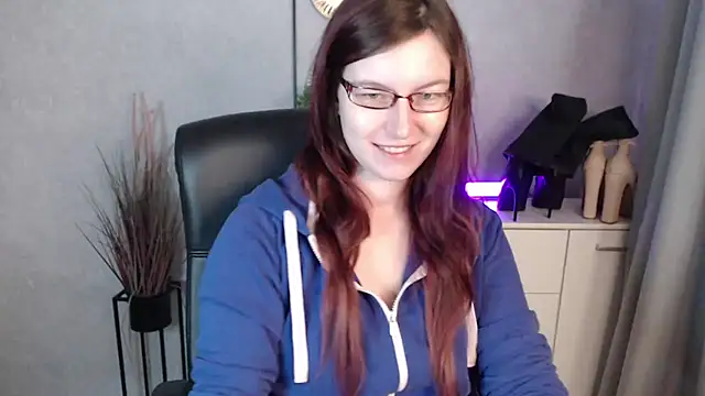 Snapshot of emmaxDelight chatting on February 12, 2026, 6:35 am emmaxDelight online show from February 12, 2026, 6:35 am