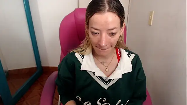 zoe jones13 online show from July 19, 2026, 12:19 am
