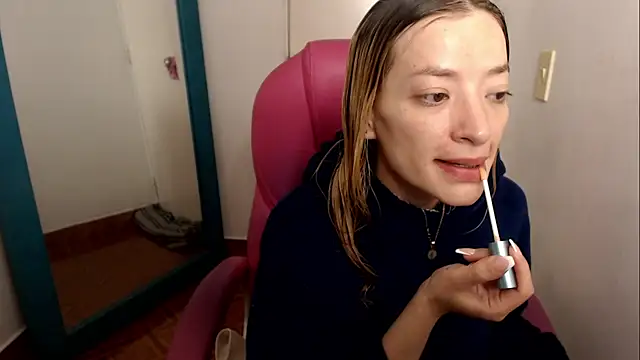 zoe jones13 online show from July 18, 2026, 3:59 am