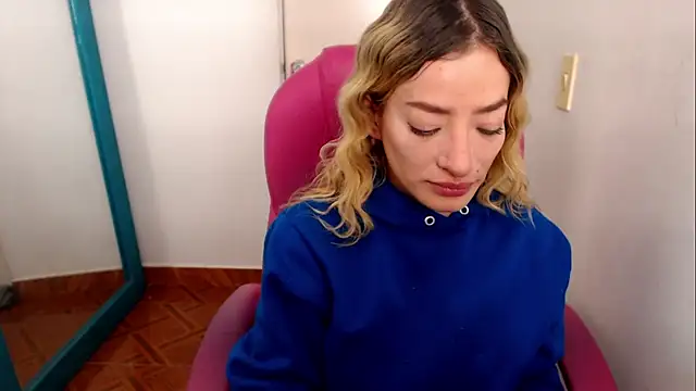 zoe jones13 online show from July 21, 2026, 2:03 am