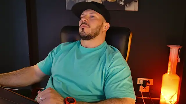 AngeloEric online show from April 21, 2026, 9:38 am