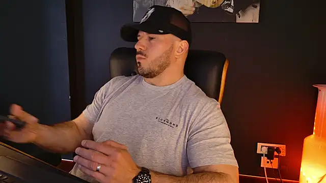 AngeloEric online show from April 22, 2026, 10:44 am